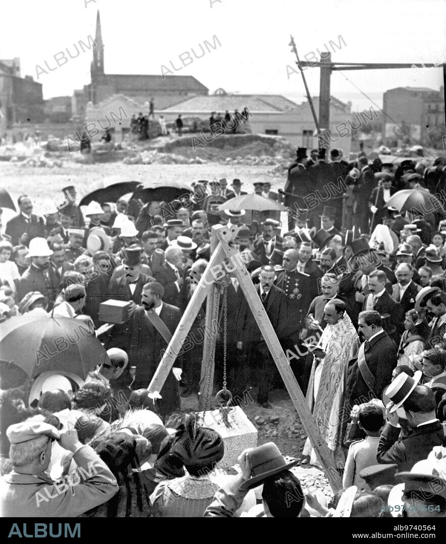Septiembre 1913. Honrando A un Sabio. Colocación de la primera piedra de un monumento que Habrá de Erigirse en Tarragona con los Fondos Recaudados por suscripción  nacional en honor del gran polígrafo D. Eduardo Saavedra y Moragas.