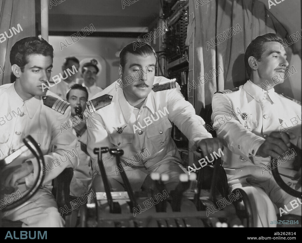 GERMAN COBOS, JOSE NIETO et RAUL CANCIO dans VUELO 971, 1954. Copyright ATENEA-CHAMARTIN, E.G.E. LUX.