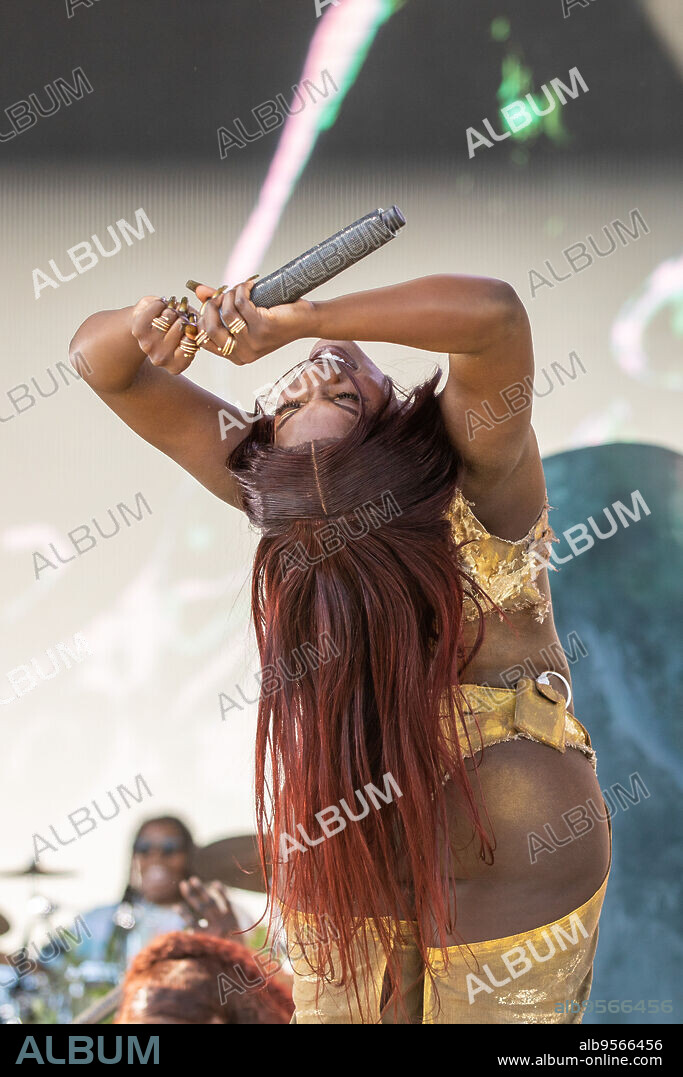 April 21, 2023, Indio, California, U.S: Rapper DOECHII (JAYLAH HICKMON) during Coachella Valley Music and Arts Festival at Empire Polo Club in Indio, California (Credit Image: © Daniel DeSlover/ZUMA Press Wire).