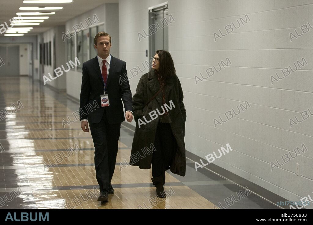 MARISA TOMEI y RYAN GOSLING en LOS IDUS DE MARZO, 2011 (THE IDES OF MARCH), dirigida por GEORGE CLOONEY. Copyright CROSS CREEK PICTURES.
