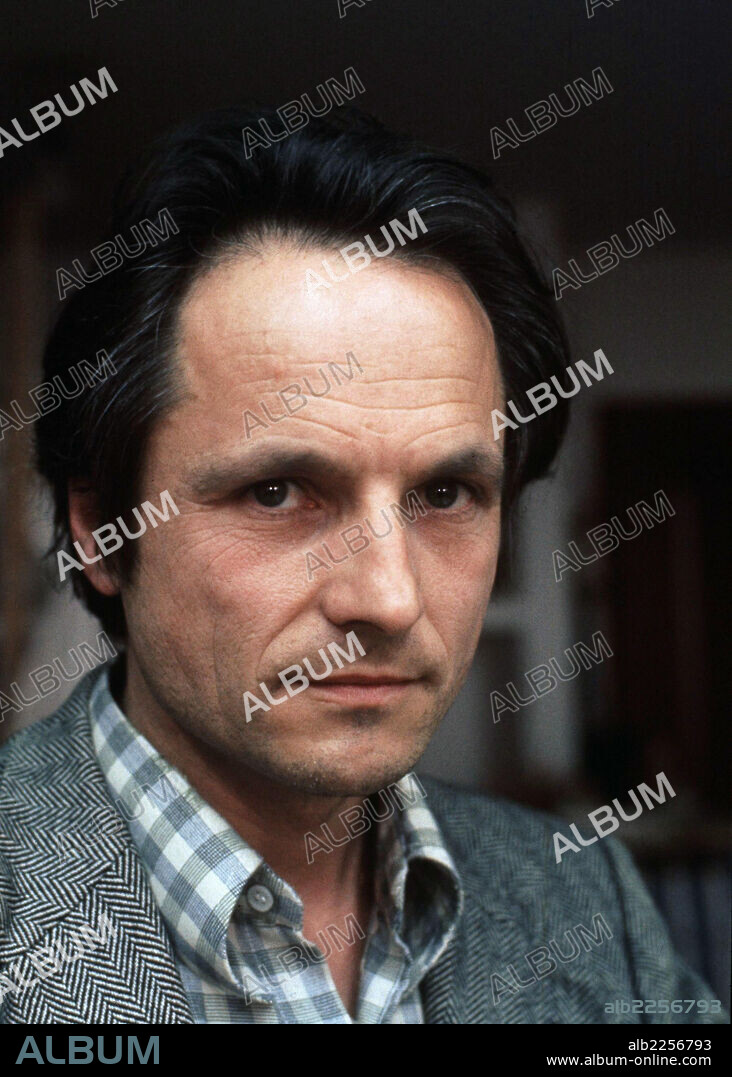 LOPEZ GARCIA , ANTONIO. PINTOR ESPAÑOL . TOMELLOSO 1936-. FOTO DEL AÑO 1976.
