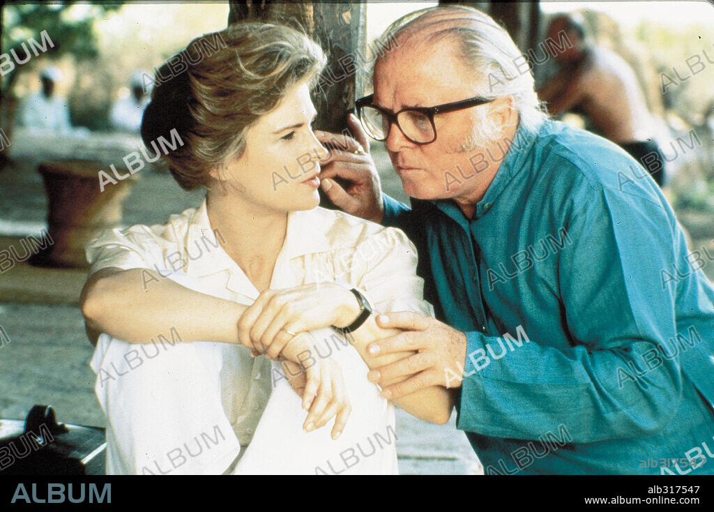 CANDICE BERGEN and RICHARD ATTENBOROUGH in GANDHI, 1982, directed by RICHARD ATTENBOROUGH. Copyright COLUMBIA PICTURES.