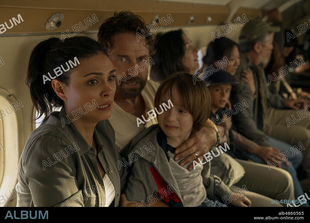 GERARD BUTLER, MORENA BACCARIN y ROGER DALE FLOYD en GREENLAND: EL ÚLTIMO REFUGIO, 2020 (GREENLAND), dirigida por RIC ROMAN WAUGH. Copyright STX FILMS/ANTON/THUNDER ROAD PICTURES/G-BASE/RIVERSTONE PICT.