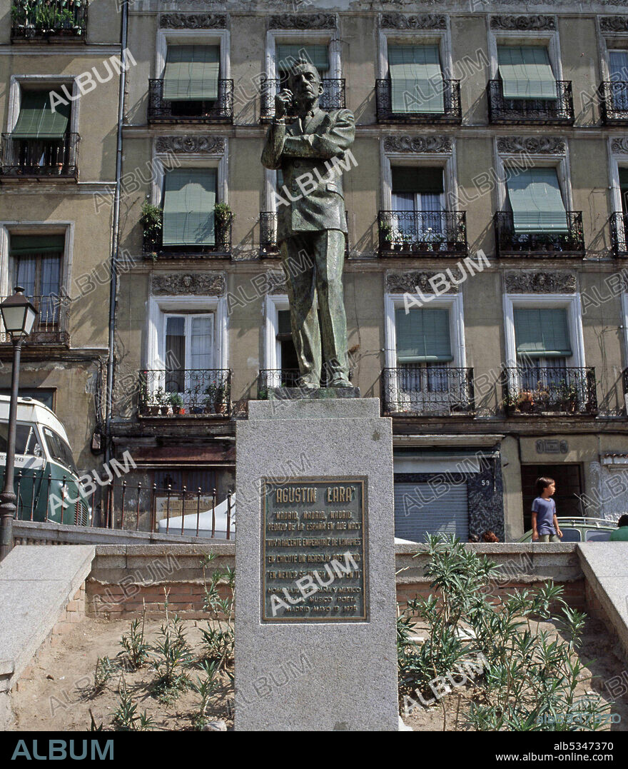 HUMBERTO PERAZA OJEDA. AGUSTIN LARA , 1897 - 1970. MUSICO ,COMPOSITOR y POETA MEXICANO. MONUMENTO ERIGIDO EN MADRID OBRA DE HUMBERTO PERAZA , AÑO 1975.