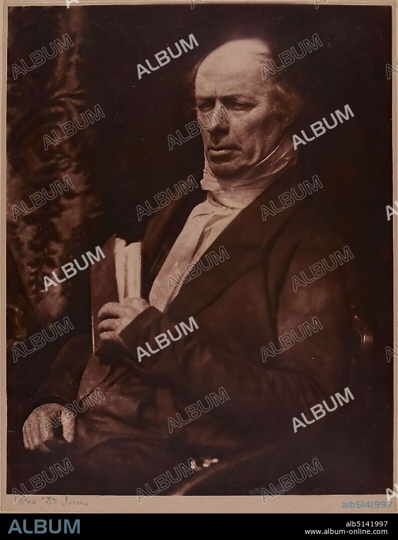 David Octavius Hill, James Craig Annan, Robert Adamson, Rev. Dr. Jones, paper, pigment print, image size: height: 19.80 cm; width: 15.70 cm, inscribed: recto u. li.: in lead: Rev. Dr. Jones, inscribed: verso on the passe-partout: in lead: No. 040, Phot. David Octavius Hill (1802-1870), Edinburgh 1843-1848, Reverend Dr. Thomas Henshaw Jones, photograph c. 1843, sepia charcoal and pigment print = 19.8 x 15.7 cm, lower right in lead: inv.no, literature note, title, stamp: verso on the passe: Sammlung Juhl, earlier location, portrait photography, man, reading.
