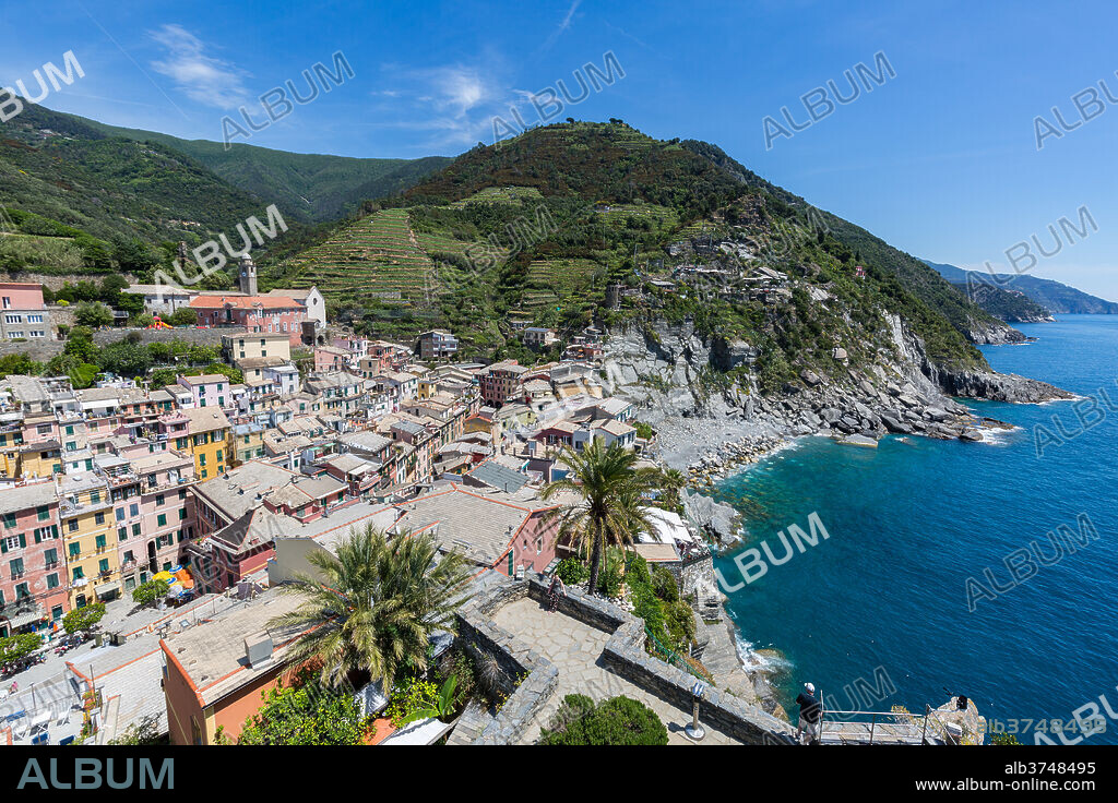 The view from the top of Doria Castle with breathtaking views over Vernazza and the Cinque Terre coast, UNESCO World Heritage Site, Liguria, Italy, Europe.