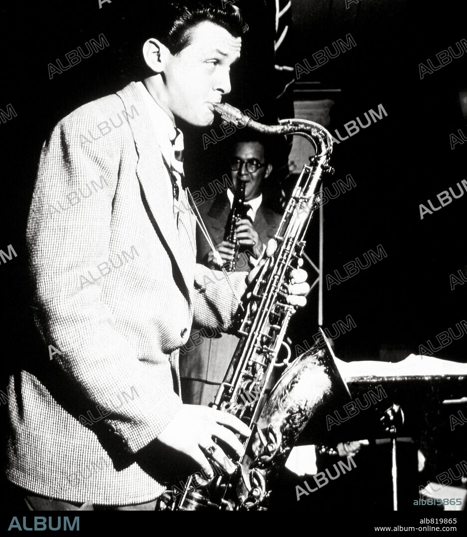 Stan Getz with Benny Goodman in the Terrace Room at the Mosque Theatre building., November-December 1945.