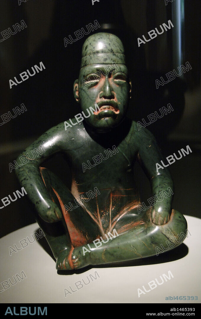 ARTE PRECOLOMBINO. OLMECA. MEXICO. GOBERNANTE SENTADO EN ACTITUD RITUAL (900-500 a. C.). San Martín Texmelucan (Estado de Puebla). Museo de Arte de Dallas (Dallas Museum of Art). Estado de Texas. Estados Unidos.