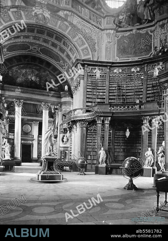 Wien, Hofburg / Hofbibliothek (heute Österr. Nationalbibliothek), (1723-53 nach Plänen von J.B.Fischer von Erlach erbaut; Kaiserstatuen von Peter und Paul Strudel). Innenansicht. Foto.