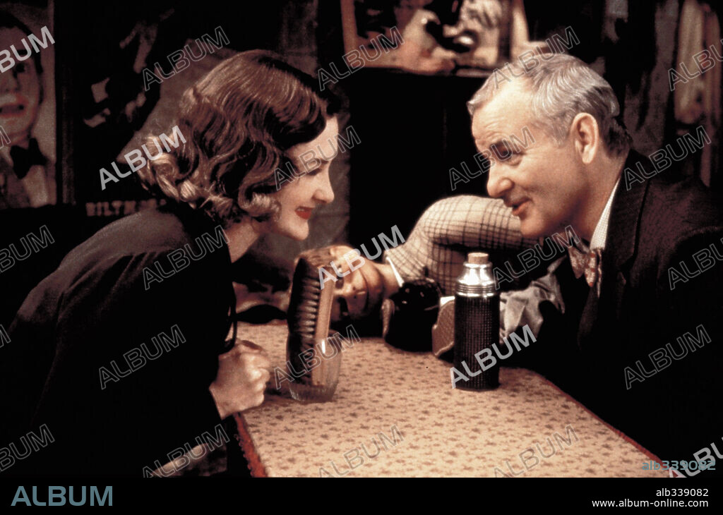 BILL MURRAY y JOAN CUSACK en ABAJO EL TELÓN, 1999 (CRADLE WILL ROCK), dirigida por TIM ROBBINS. Copyright HAVOC / TODD, DEMMIE.