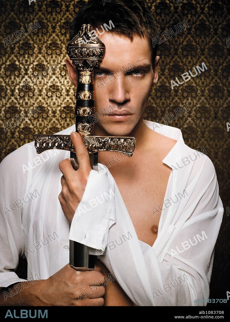 JONATHAN RHYS MEYERS en LOS TUDOR, 2007 (THE TUDORS), dirigida por CIARAN DONNELLY, JEREMY PODESWA, MICHAEL HIRST y STEVE SHILL. Copyright BORD SCANNAN NA HEIREANN/CANADIAN BROADCASTING CORP.