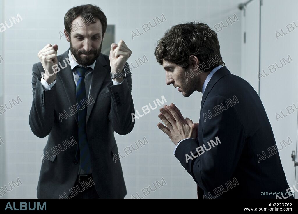 JULIAN VILLAGRAN y QUIM GUTIERREZ en QUIEN MATO A BAMBI?, 2013, dirigida por SANTI AMODEO. Copyright RODAR Y RODAR CINE Y TELEVISION S.L.