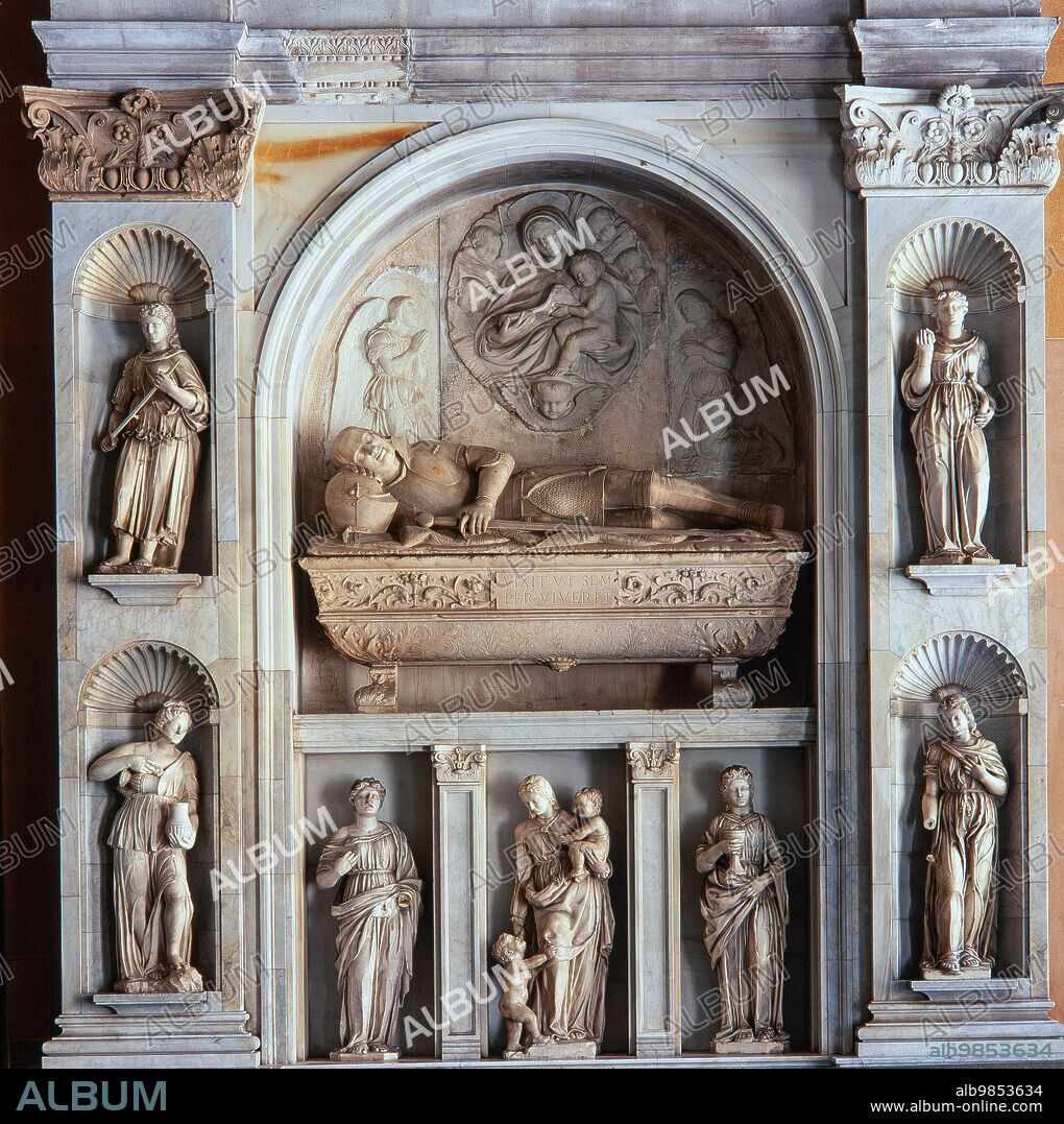 Sepulcro del obispo Bernat de Vilamarí en la capilla de Tots els Sants, siglo XIV. Catedral de Girona (Catedral de Santa María de Gerona).