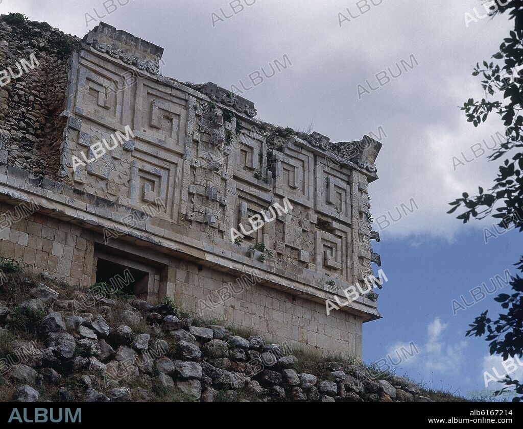 PALACIO GOBERNADOR-DET DE LA CELOSIA EN ESQUINA.