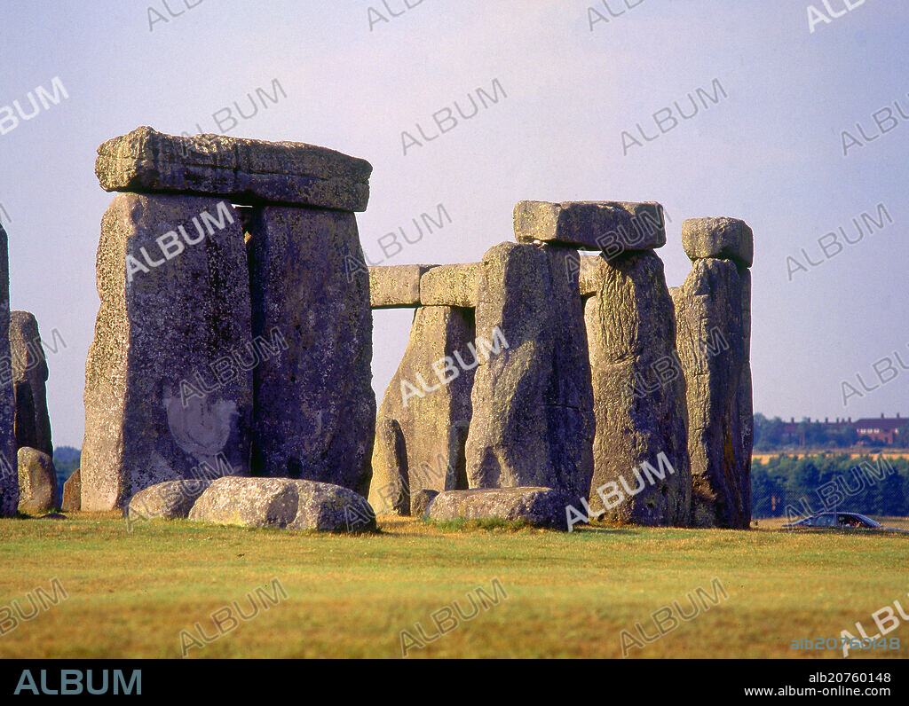 CROMLECH DE STONEHENGE - SANTUARIO UTILIZADO COMO SEPULCRO Y CALENDARIO DE PIEDRA - 2500/1700 AC.