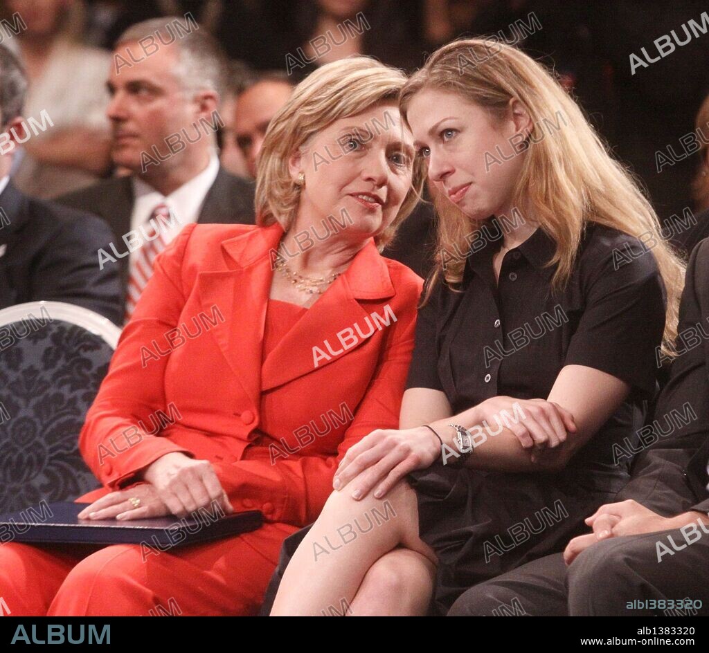 CHELSEA CLINTON and HILLARY RODHAM CLINTON. Sep 25, 2009 - New York, New York, USA - Secretary of State HILLARY CLINTON and her daughter CHELSEA CLINTON attend the 5th Annual Meeting of the Clinton Global Initiative held at the New York Sheraton Hotel (Credit Image: ZUMApress.com). 25/09/2009