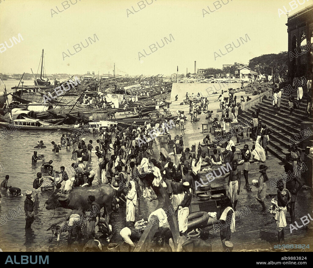 Hafen mit vielen Menschen am Hoogly bei Kalkutta, Fluss im indischen Bundesstaat Westbengalen, 1887, Indien, Historisch, digital restaurierte Reproduktion von einer Vorlage aus der damaligen Zeit.