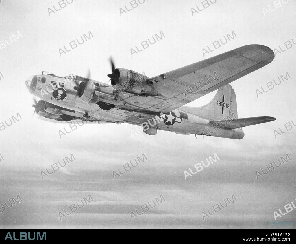 WWII, B-17 Flying Fortress, 1940s
