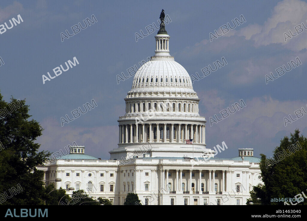 United States. Washington D.C. United States Capitol. Built by William Thornton and continued by Charles Bulfinch and Benjamin Henry Latrobe. The dome (1854-1865) by Thomas U. Walte.