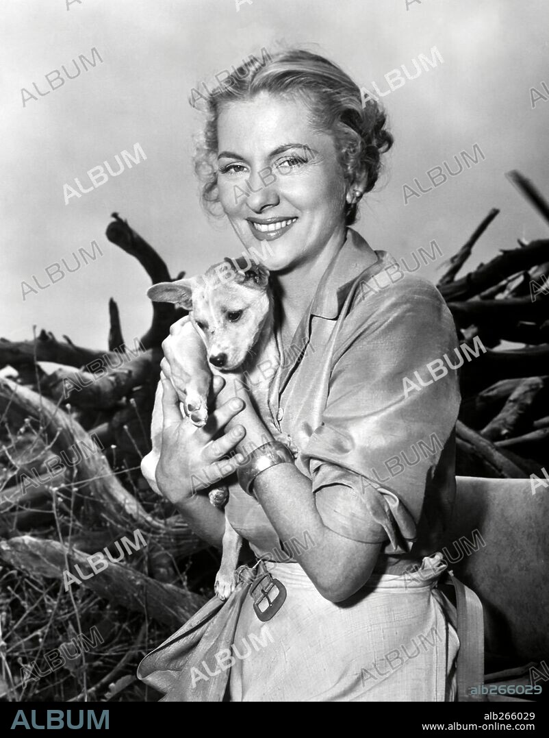 JOAN FONTAINE en VUELO A TÁNGER, 1953 (FLIGHT TO TANGIER), dirigida por CHARLES MARQUIS WARREN. Copyright PARAMOUNT PICTURES.