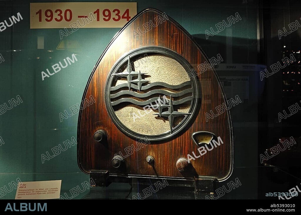 Radio Philips 930A, so-called Cathedral radio, from 1931, Museum for Industrial Culture, Aeussere Sulzbacher Strasse 60-62, Nuremberg, Middle Franconia, Bavaria, Germany, Europe