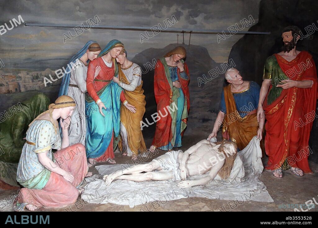 Sacred Mountain of Varallo. Chapel 41, the deposition of Christ in the shroud. Italy.