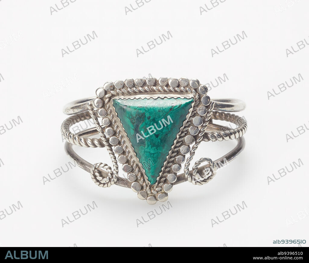Bracelet, c. 1935, 2 11/16 x 1 3/4 in. (6.83 x 4.45 cm), Silver, malachite, United States, 20th century.