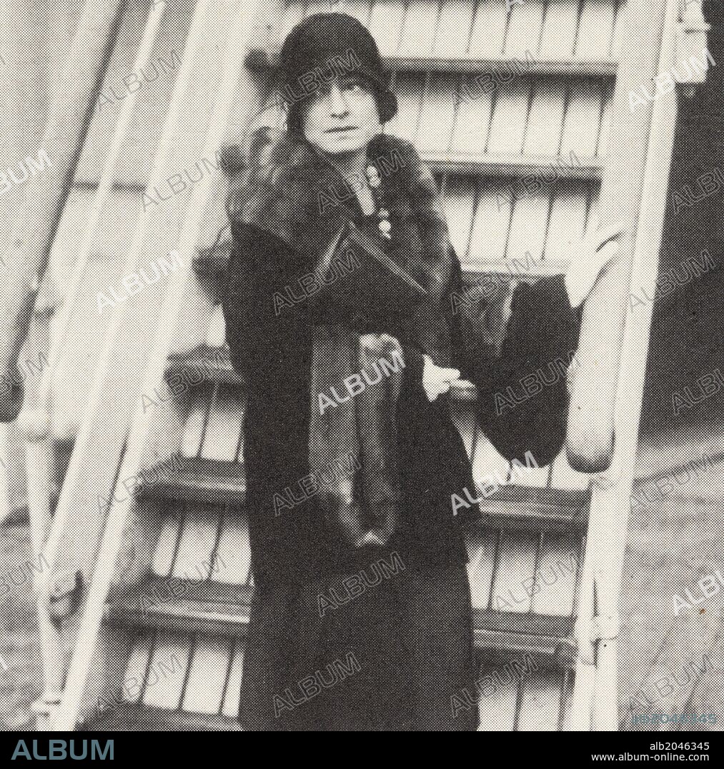 Dorothy Parker (22 August 1893 - 7 June 1967) was an American poet, short story writer, critic and satirist, best known for her wit, wisecracks, and eye for 20th century urban foibles.