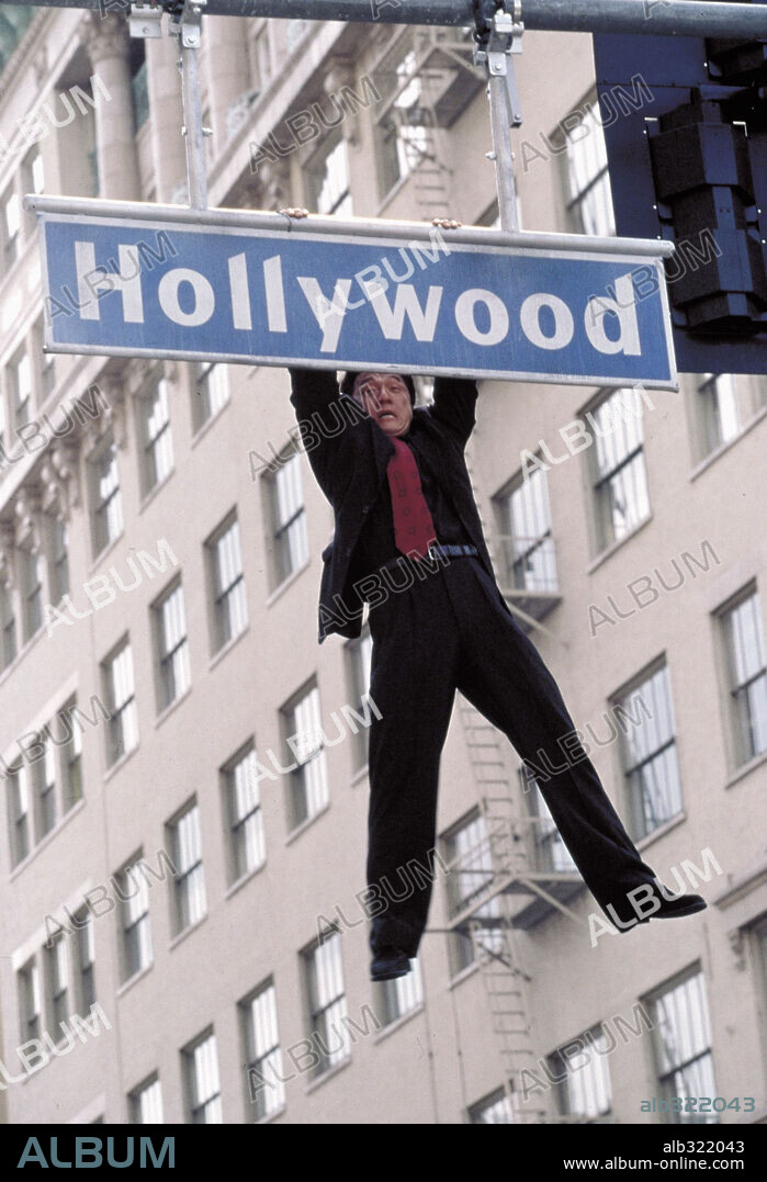 JACKIE CHAN in RUSH HOUR, 1998, directed by BRETT RATNER. Copyright NEW LINE CINEMA.