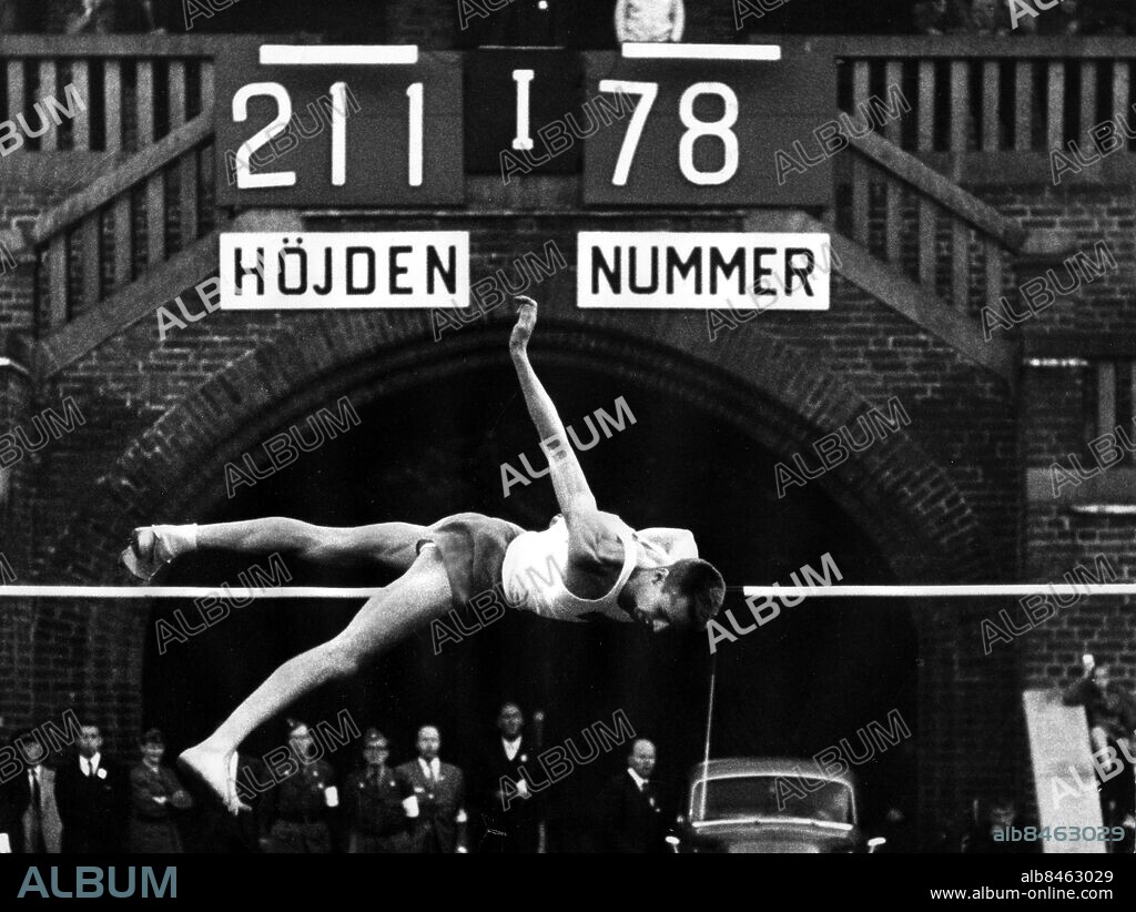 Arkiv 1962. Svenske höjdhopparen Stickan Pettersson vinner höjdhopp på 2,11 vid landskampen mot Finland på Stockholms Stadion.. Foto: Pressens Bild Kod:190. Scanpix Sweden.
