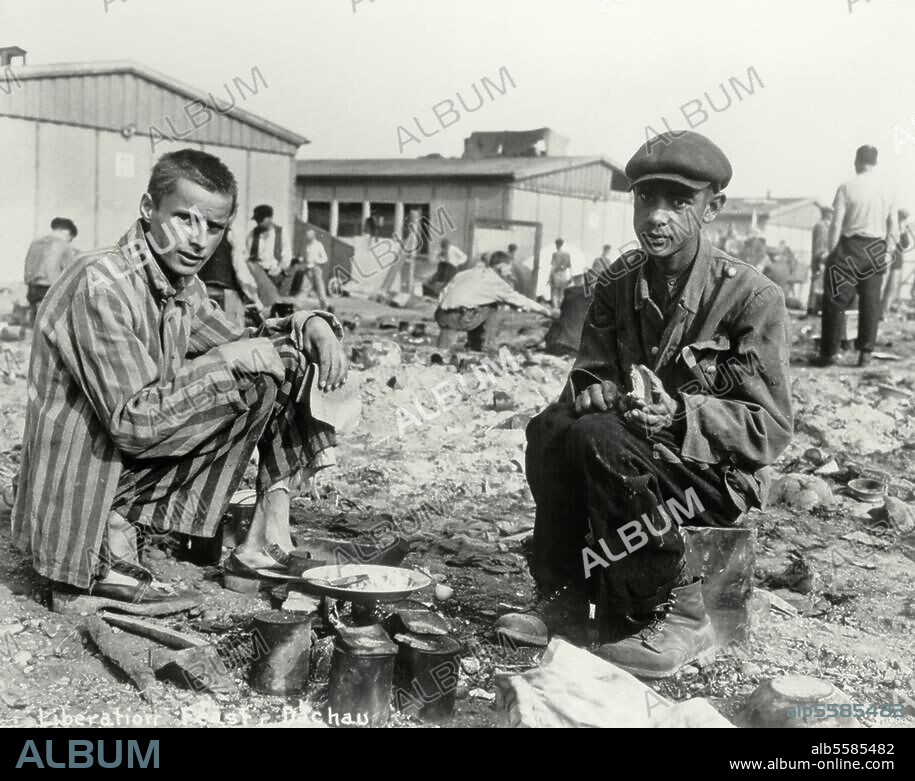 NS-Zeit / Konzentrationslager:. KZ Dachau nach der Befreiung durch US-Truppen (7. US-Armee), 1945: Der einzige farbige Häftling, Jean Voste aus Belgisch-Kongo. Foto, 30. April 1945.
