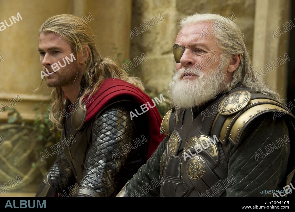 ANTHONY HOPKINS and CHRIS HEMSWORTH in THOR: THE DARK WORLD, 2013, directed by ALAN TAYLOR. Copyright MARVEL STUDIOS.