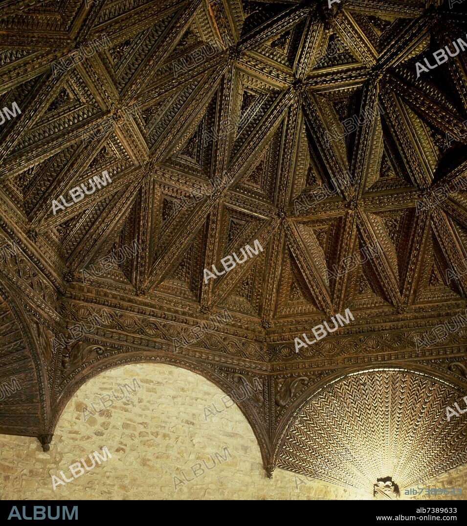 ARTESONADO GOTICO DE LA ESCALERA.