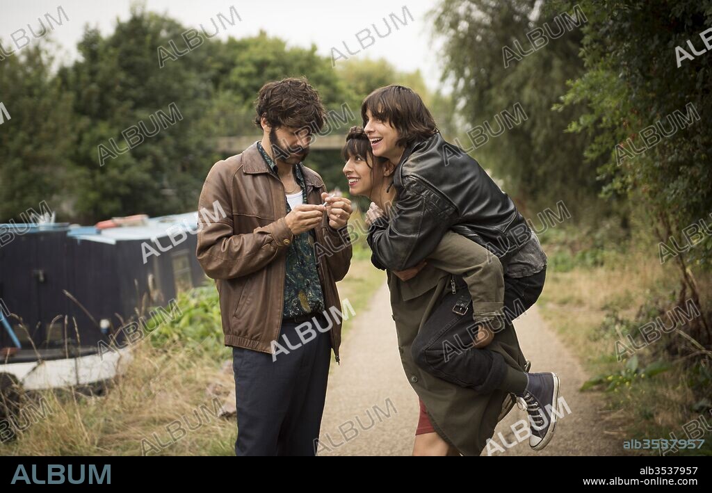 DAVID VERDAGUER, NATALIA TENA and OONA CHAPLIN in ANCHOR AND HOPE, 2017, directed by CARLOS MARQUES-MARCET. Copyright Lastor Media / VennerFilm Productions / La Panda.