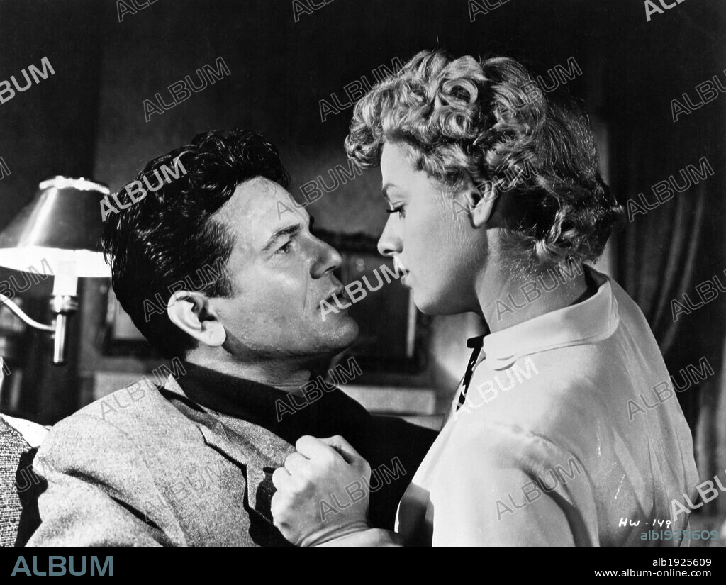JOHN GARFIELD and SHELLEY WINTERS in HE RAN ALL THE WAY, 1951, directed by JOHN BERRY. Copyright UNITED ARTISTS/ROBERTS PRODS.