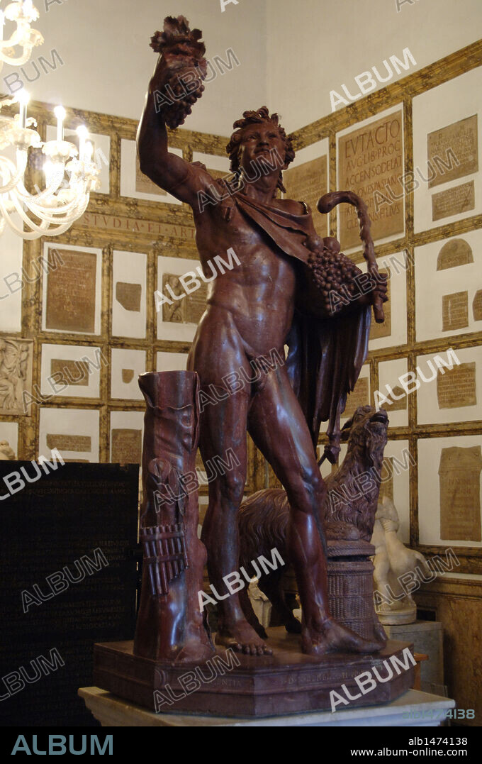 ARTE ROMANO. ITALIA. "ESTATUA DE FAUNO". Mármol rojo. Procede de la Villa Adriana. Sala del Fauno. Museos Capitolinos. Roma.
