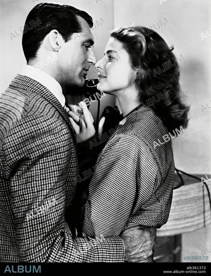 CARY GRANT y INGRID BERGMAN en ENCADENADOS, 1946 (NOTORIOUS), dirigida por ALFRED HITCHCOCK. Copyright RKO RADIO PICTURES.