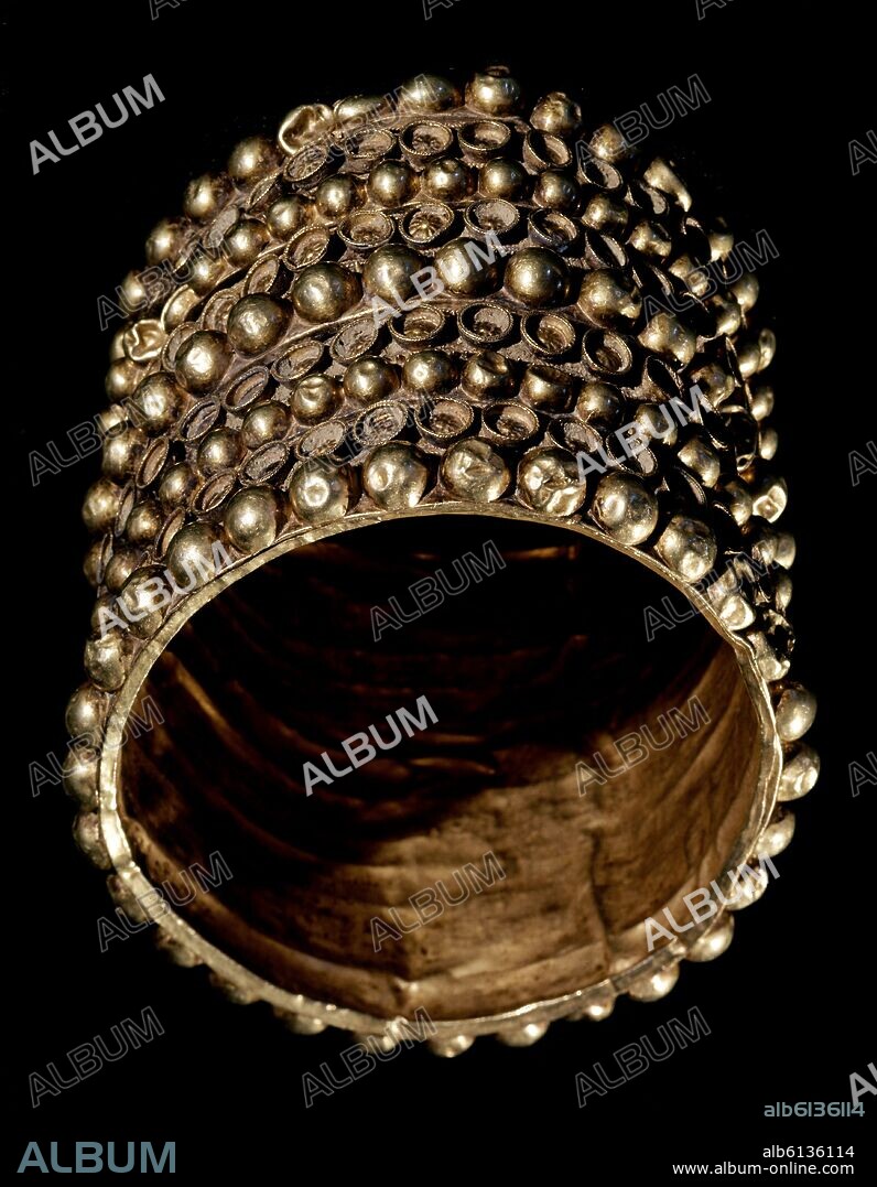 TESORO DEL CARAMBOLO-BRAZALETE DE ORO S VI/VII AC-ARTE TARTESICO.