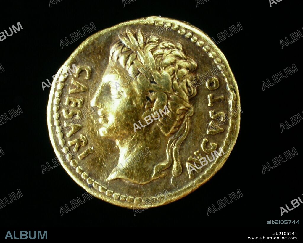 NUMISMATICA. MONEDA IMPERIO ROMANO. AUREO DE ORO, DE AUGUSTO. ANVERSO. CABEZA LAUREADA A LA IZQUIERDA. 25 A.C. (DEPOSITO: MUSEO ARQUEOLOGICO NACIONAL).