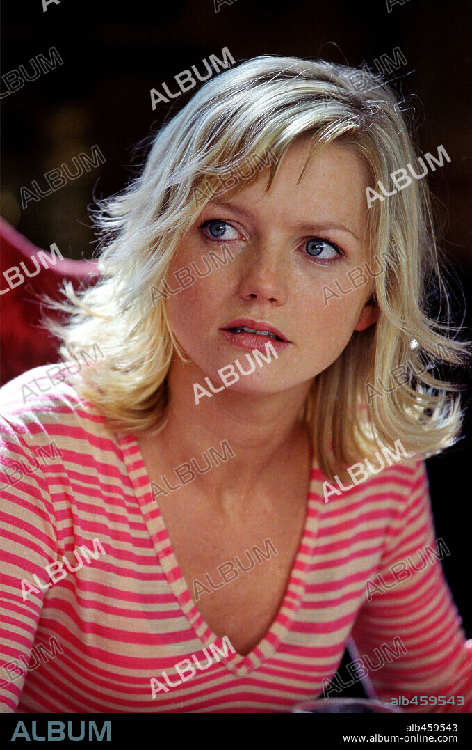 HANNAH SPEARRITT in AGENT CODY BANKS 2: DESTINATION LONDON, 2004, directed by KEVIN ALLEN. Copyright METRO GOLDWYN MAYER / MAIDMENT, JAY.