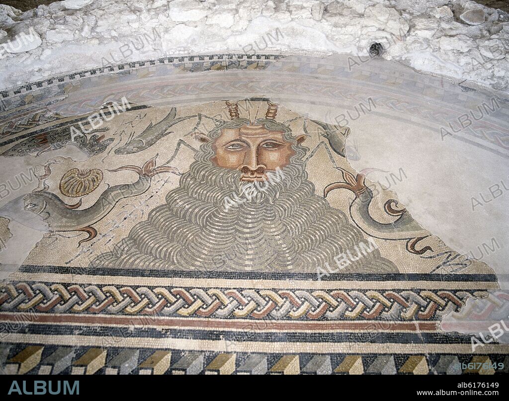 BUSTO DE OCEANO- MOSAICO ROMANO DE LA VILLA DE MATERNO CINEGIO - S IV.