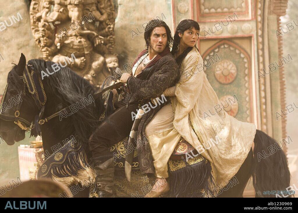 GEMMA ARTERTON and JAKE GYLLENHAAL in PRINCE OF PERSIA: THE SANDS OF TIME, 2010, directed by MIKE NEWELL. Copyright WALT DISNEY PICTURES / COOPER, ANDREW.
