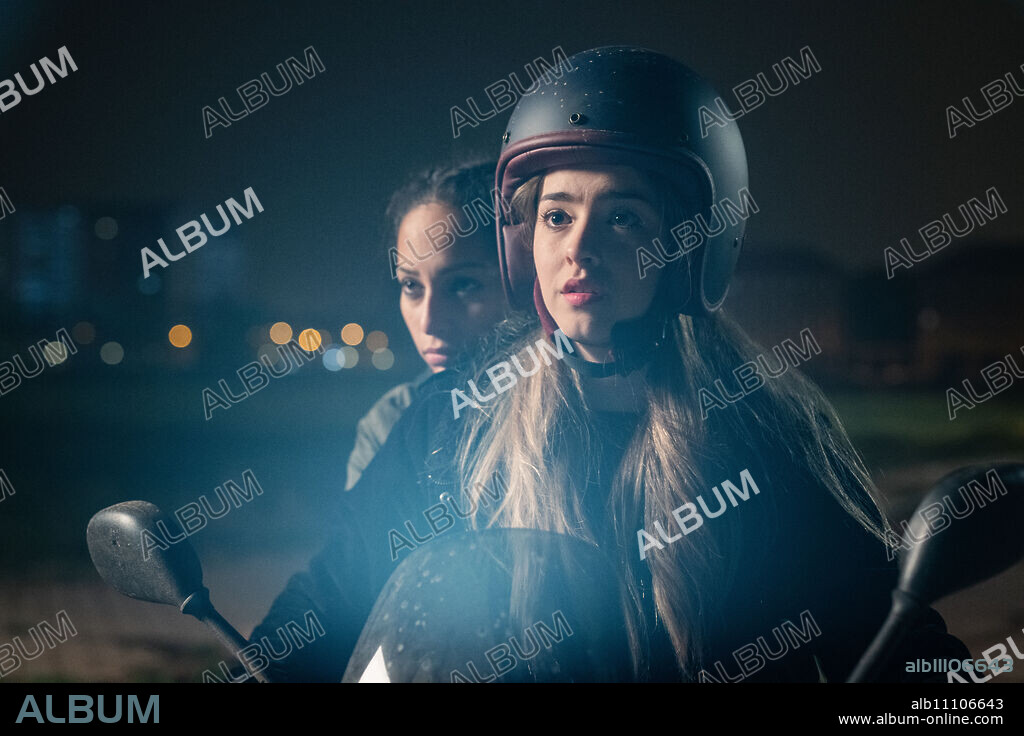 CARMEN SANCHEZ y Naila Alana Porras Espinoza (La hija del Jeque) en HASTA EL CIELO: LA SERIE, 2023. Copyright Vaca Films / OLMEDO, JAIME.