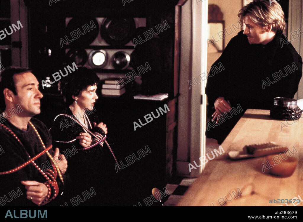 DENIS LEARY, JUDY DAVIS and KEVIN SPACEY in HOSTILE HOSTAGES, 1994 (THE REF), directed by TED DEMME. Copyright TOUCHSTONE PICTURES.
