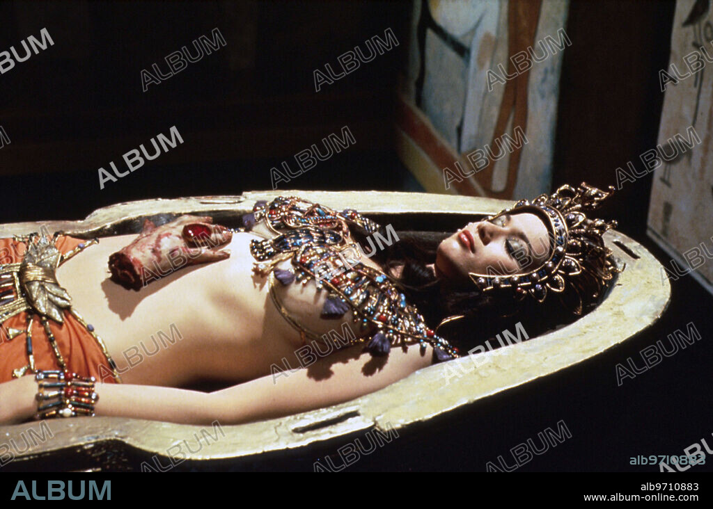 VALERIE LEON en LA SANGRE EN LA TUMBA DE LA MOMIA, 1971 (BLOOD FROM THE MUMMY'S TOMB), dirigida por SETH HOLT. Copyright Hammer Productions / EMI Films.