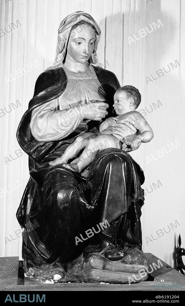 PIETRO TORRIGIANO O TORRIGIANI (1472-1528). VIRGEN DE BELEN- PRIMERA MITAD DEL SIGLO XVI- BARRO COCIDO POLICROMADO- 1,30 m de altura- CAPILLA DE LA UNIVERSIDAD DE SEVILLA- FOTO B/.