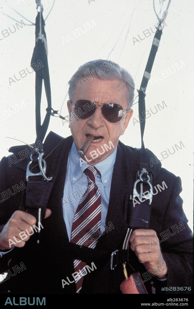 LESLIE NIELSEN in SPY HARD, 1996, directed by RICK FRIEDBERG. Copyright HOLLYWOOD PICTURES.
