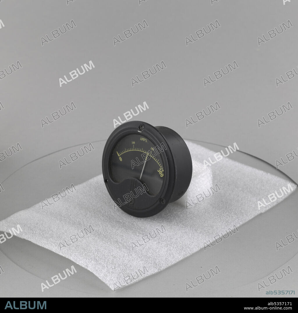 WESTINGHOUSE ELECTRIC & MANUFACTURING CO. 3-1/4in.diameter; range 0-300amps; World War II era; type e-1; positive and negative poles.
