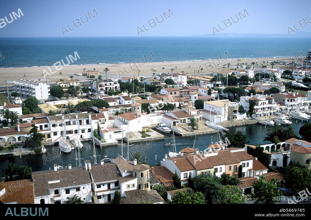 Ampuria / Empuriabrava, canales y urbanizacion (Alt Empordà / Costa Brava).