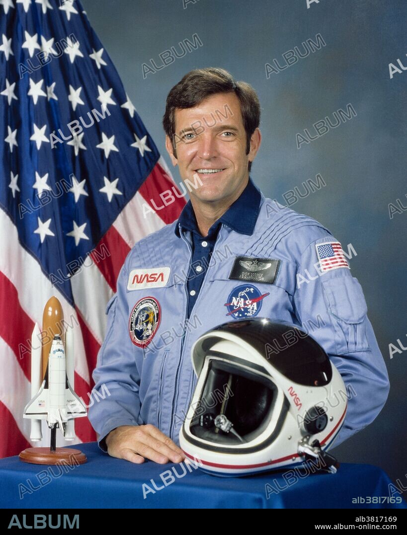 Astronaut Francis R. Scobee, commander. Francis Richard Scobee (May 19, 1939 - January 28, 1986) was an American astronaut. He was killed commanding the Space Shuttle Challenger, which suffered catastrophic booster failure during launch of the STS-51-L mission. Some experts, including one of NASA's lead investigators, Robert Overmyer, who was closest to Scobee, believed most if not all of the crew were alive and possibly conscious during the entire descent until impact with the ocean. After the investigation, Overmyer stated, "I not only flew with Dick Scobee, we owned a plane together, and I know Scob did everything he could to save his crew. Scob fought for any and every edge to survive. He flew that ship without wings all the way down."  In 2004, Scobee was posthumously awarded the Congressional Space Medal of Honor and was inducted into the Astronaut Hall of Fame. After the Challenger disaster, a number of schools, streets, and municipal facilities in the U.S. were renamed in his honor.